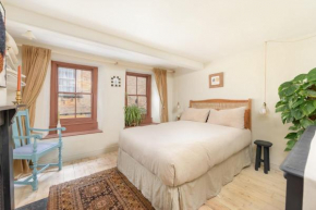 Grade II Listed Apartment Central Frome